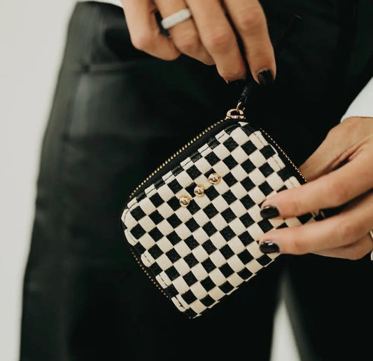Pretty Simple Wynona Woven Wallet
