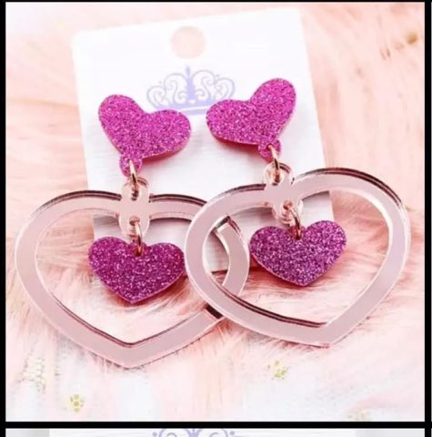 Pink glitter heart acrylic earring